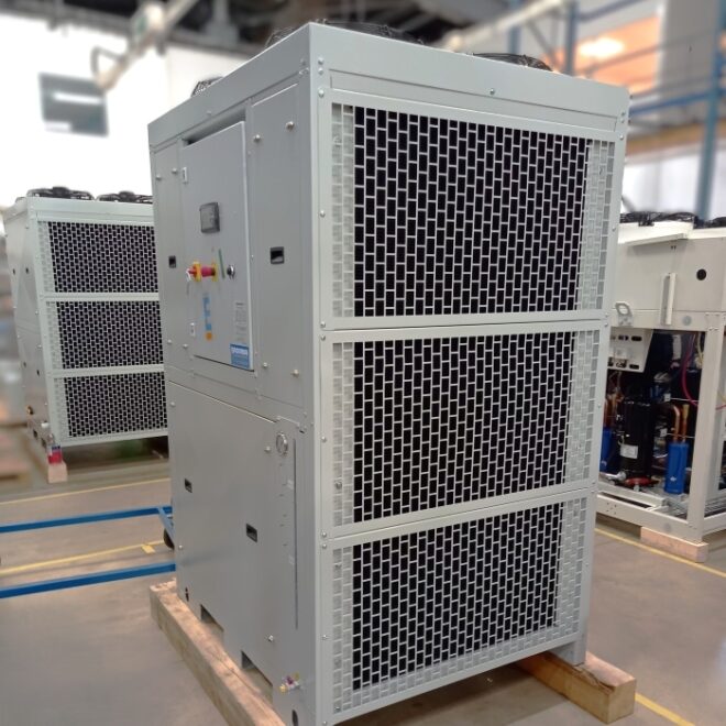 Assemblage de refroidisseurs d'eau industriels chez Eurodifroid