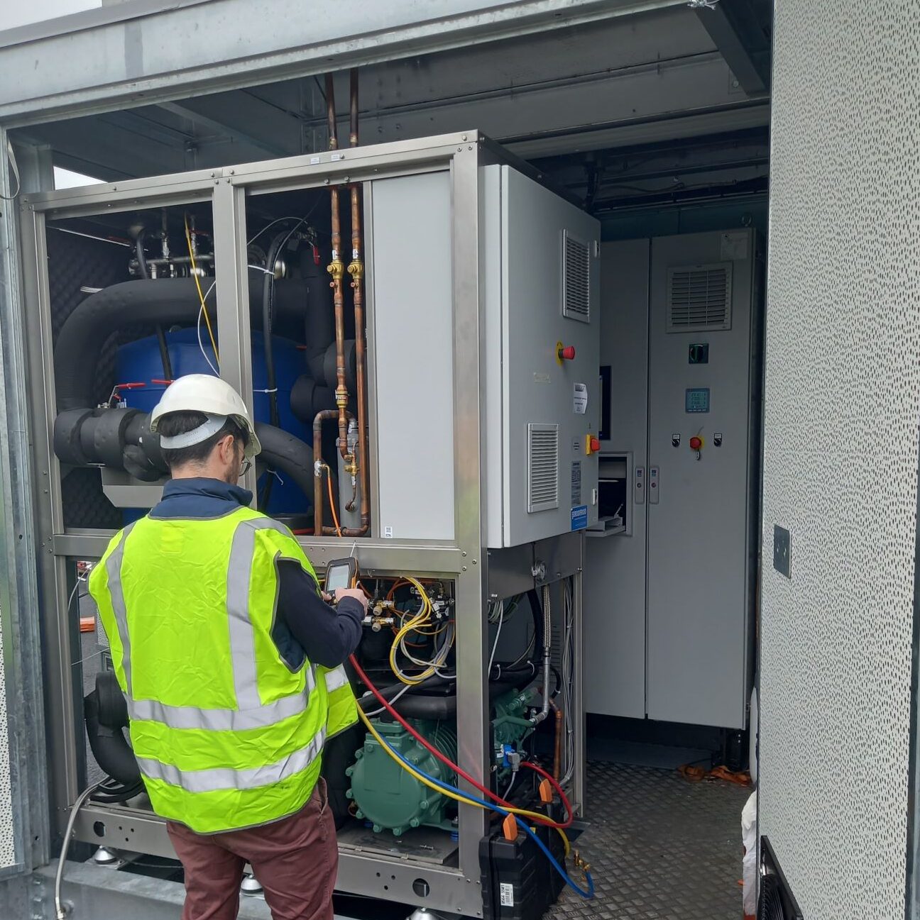 Mise en service d'un refroidisseur d'eau Eurodifroid sur une station de distribution hydrogène